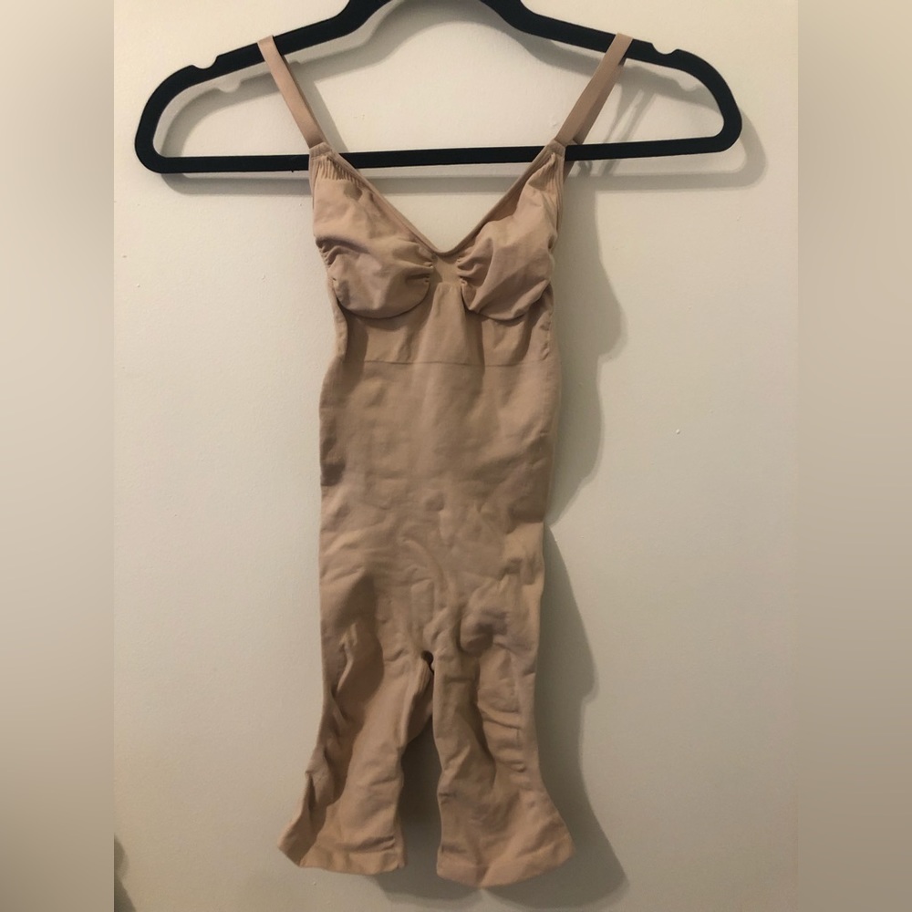 Skims sculpting bodysuit mid thigh with open gusset